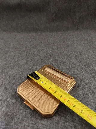 Antigua polvera Corona París