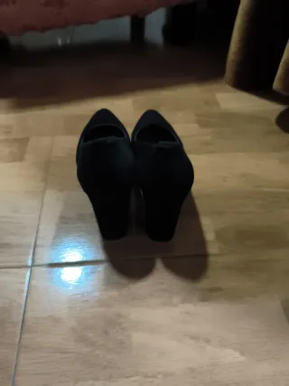 Tacones negros
