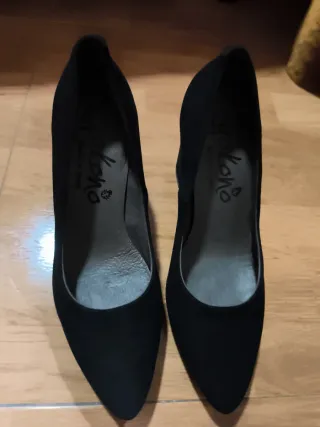 Tacones negros