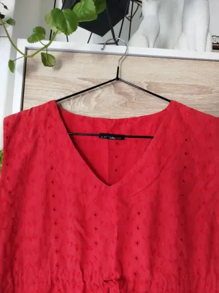 Top rojo vintage perforado ajustable