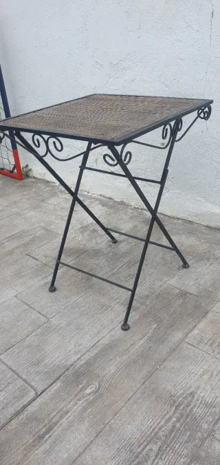 Mesa plegable metal y madera