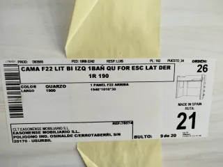 Cama con armarios integrados
