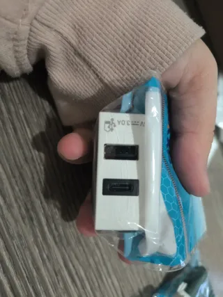 Alimentatore LK42044UC 5V 3A 15W