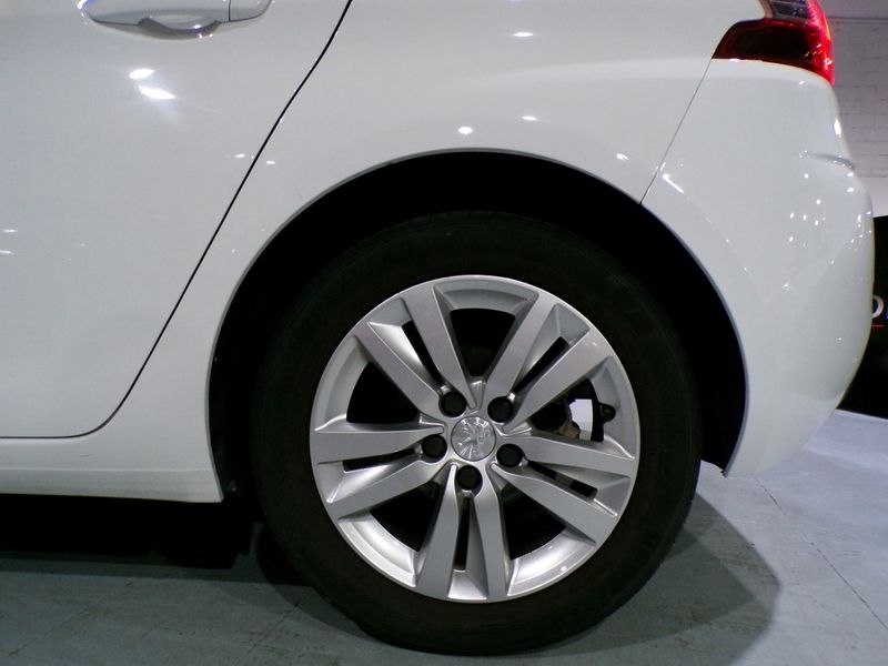 Peugeot 308 2020, foto 9