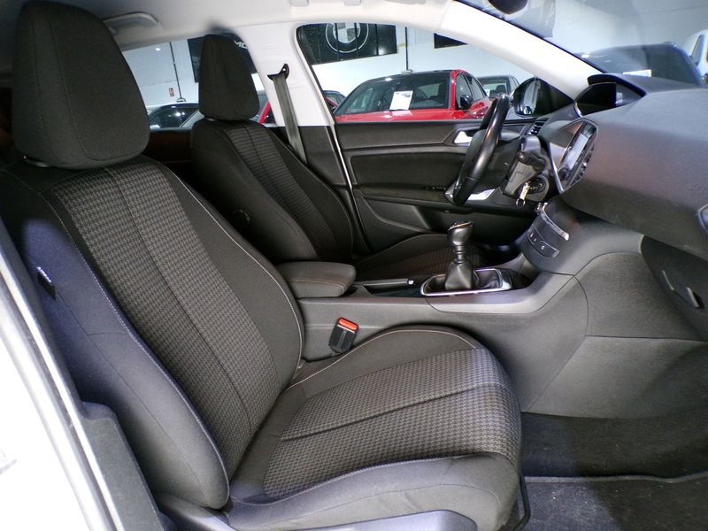 Peugeot 308 2020, foto 16