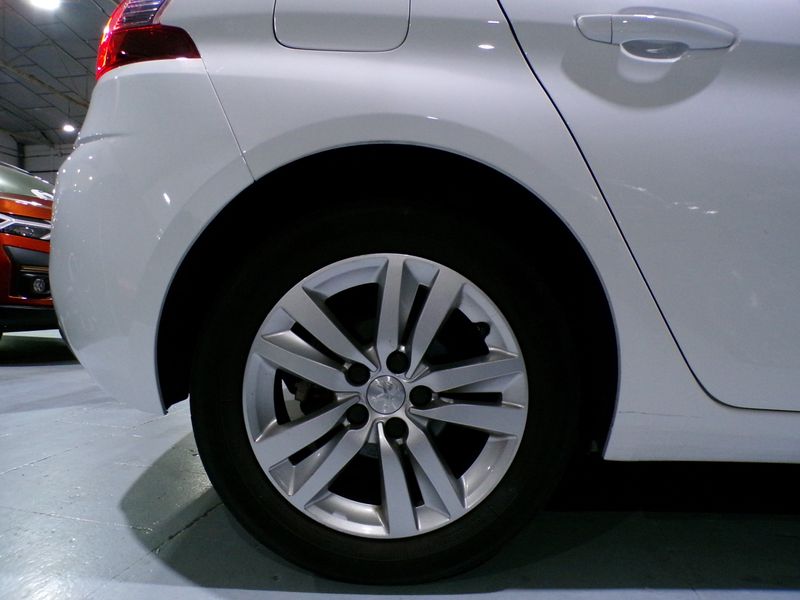 Peugeot 308 2020, foto 12