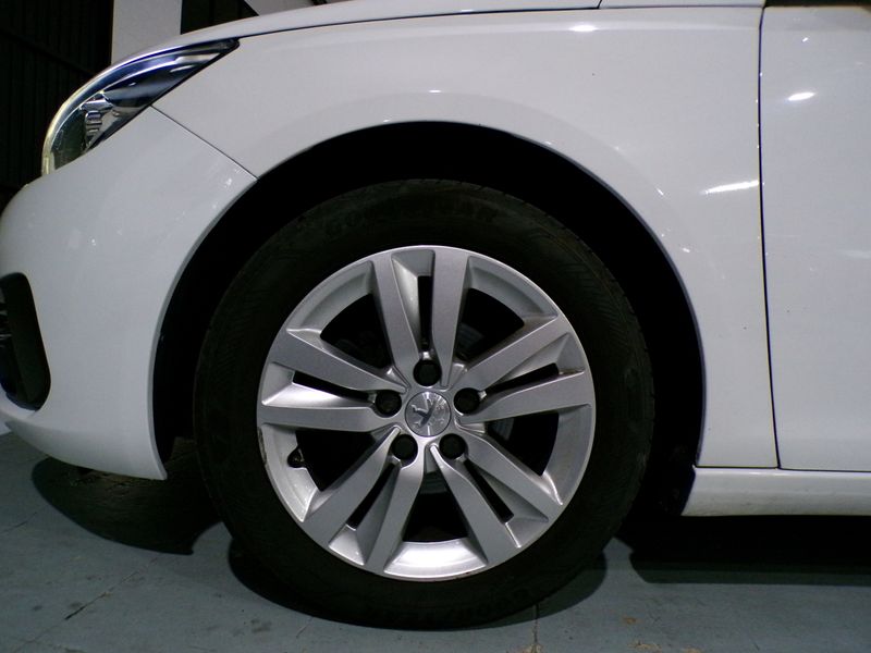 Peugeot 308 2020, foto 10