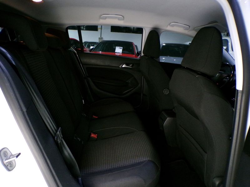 Peugeot 308 2020, foto 14