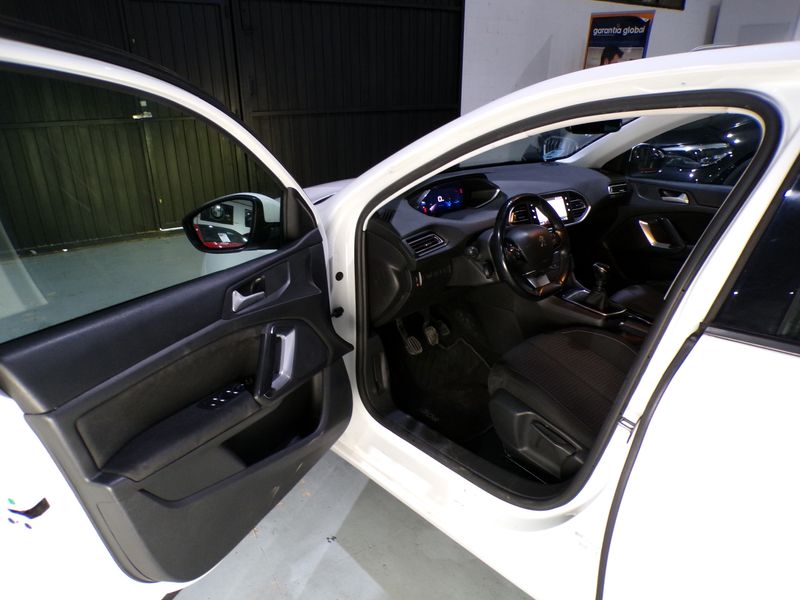 Peugeot 308 2020, foto 23
