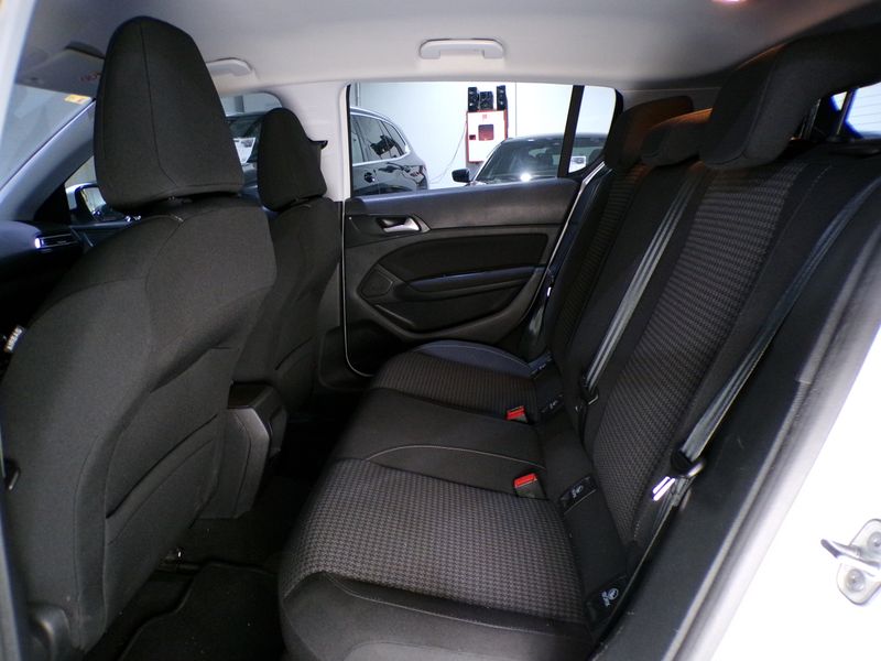 Peugeot 308 2020, foto 20