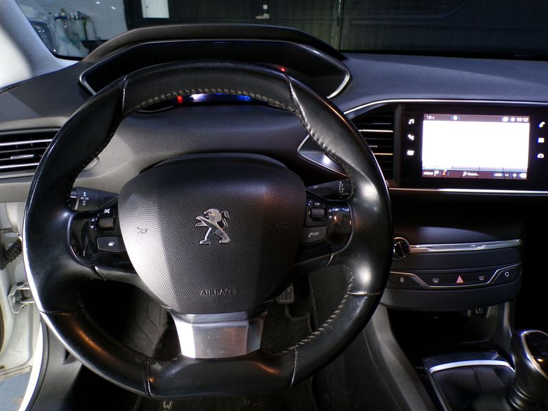 Peugeot 308 2020, foto 26