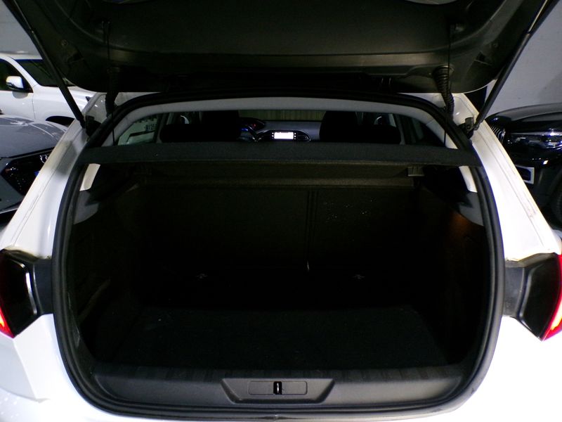 Peugeot 308 2020, foto 13