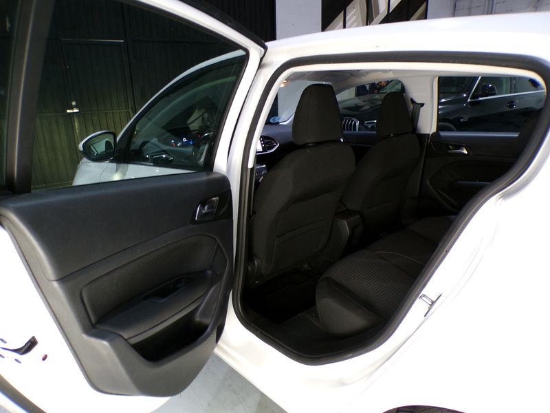 Peugeot 308 2020, foto 21