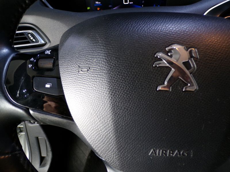 Peugeot 308 2020, foto 29