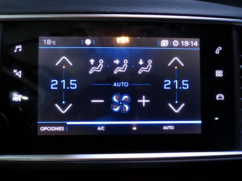 Peugeot 308 2020, foto 33