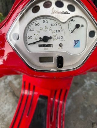 Vespa LX 125 Roja Automática