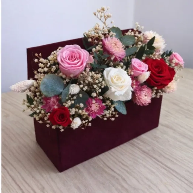 Caja terciopelo rosas preservadas regalo