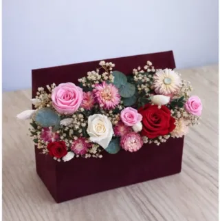Caja terciopelo rosas preservadas regalo
