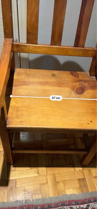 Silla de madera grande
