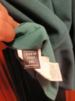 Vestido fiesta asimétrico con flecos