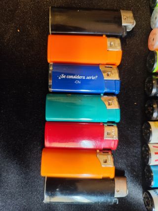 Lote 32 accendini Clipper Bic collezione