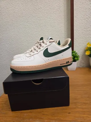 Nike Air Force 1 Verde y Blanco una vez usado