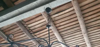 Lámpara de techo rústica metal y madera