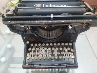 Máquina de escribir UNDERWOOD - Funciona