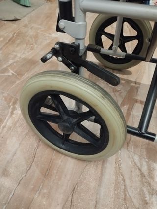 Silla de ruedas Breezy plegable