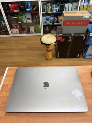 MacBook Pro 2019 16" i9 16GB RAM 500GB SSD