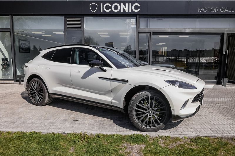 Aston Martin DBX 2020 - foto 1
