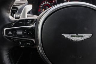 Aston Martin DBX 2020