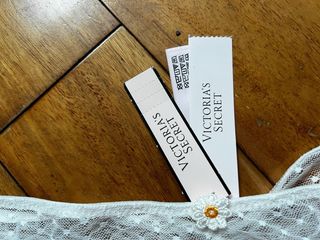 Tanga Victoria's Secret encaje flores