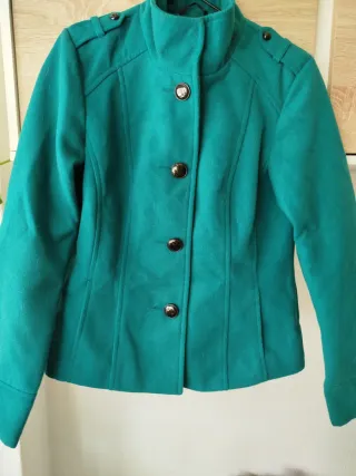 Abrigo de paño Yessica verde entallado