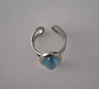 Anillo ovalado con piedra azul