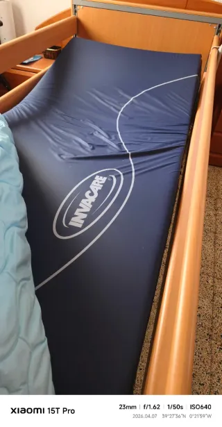 Cama articulada KMINA madera y metal