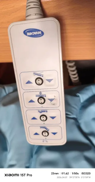 Cama articulada KMINA madera y metal