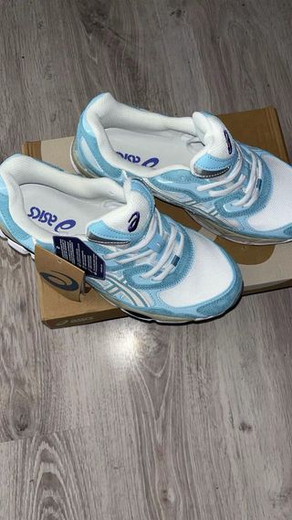 Zapatillas Asics Azul y Blanco