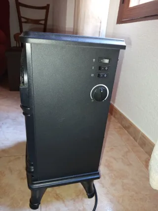 Estufa eléctrica decorativa negra