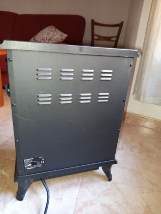 Estufa eléctrica decorativa negra