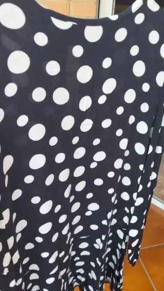 Blusón Mango lunares azul marino y blanco Talla M