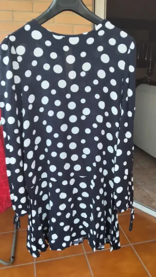 Blusón Mango lunares azul marino y blanco Talla M