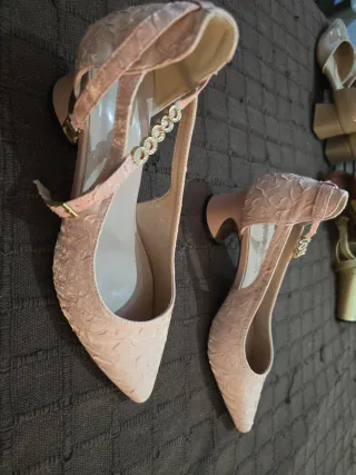 Zapatos punta fina T38 rosa tacón medio