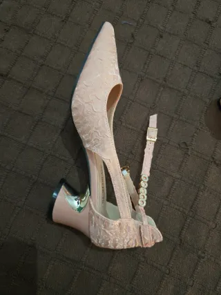 Zapatos punta fina T38 rosa tacón medio