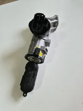 Bombín de arranque con llave y anillo