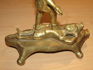 Diosa Shakti Kali en Shiva y tigre bronce 3855 gr