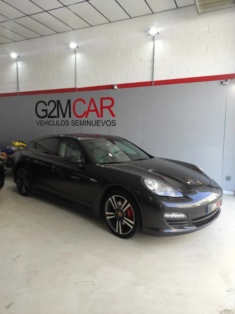 Porsche Panamera 4 2012