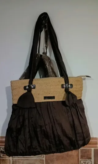 Bolso de esparto y tela marrón