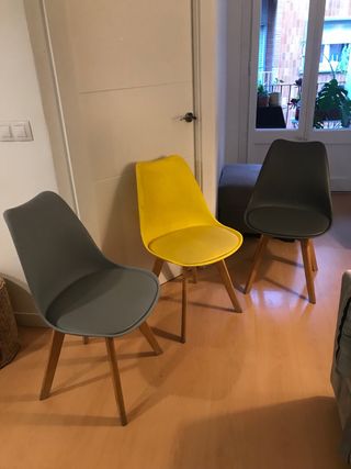 Sillas Maisons du Monde grises y amarillas