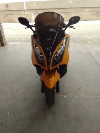 Kymco Maxi Scooter
